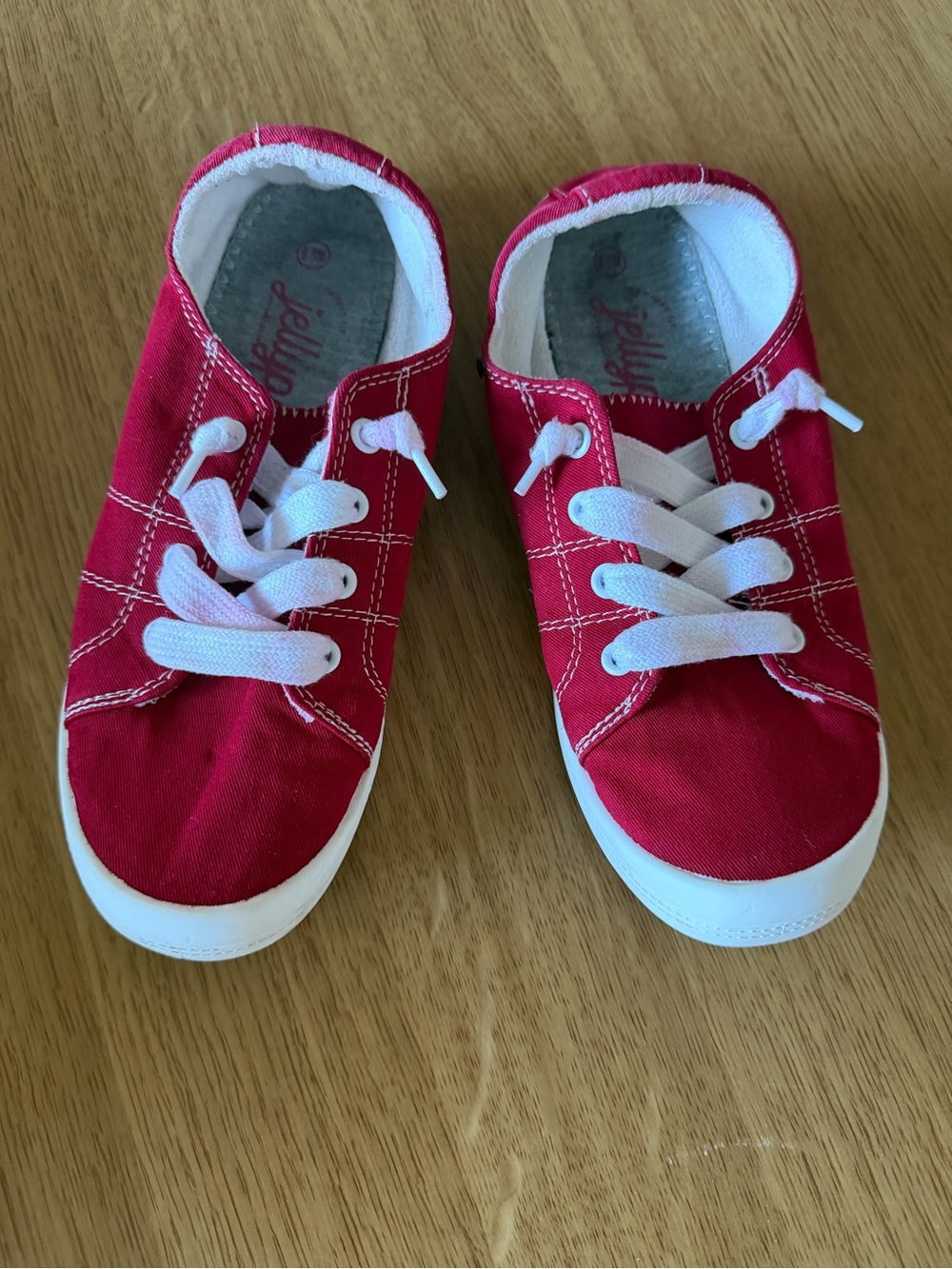 Jellypop Red Canvas Lace-Up Sneakers Women’s Size 8.5